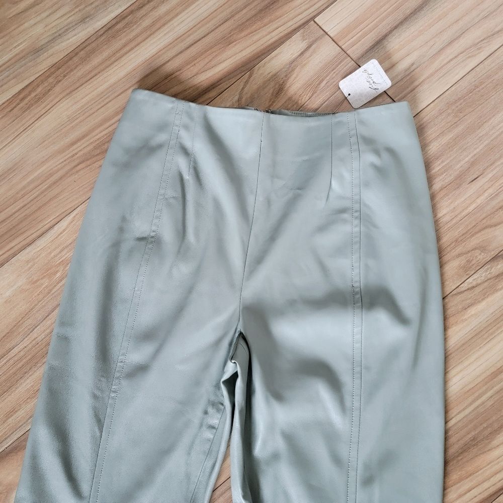 🆕️ We The Free Real Deal Slit Front Flare Vegan Leather High Rise Pant Green - Picture 5 of 14
